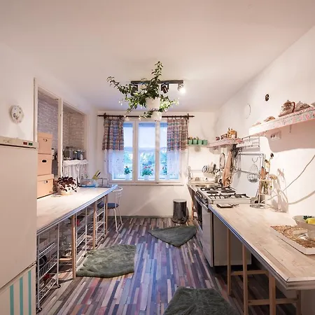 Cozy Country Art Molecula Mama Apartamento Markovo